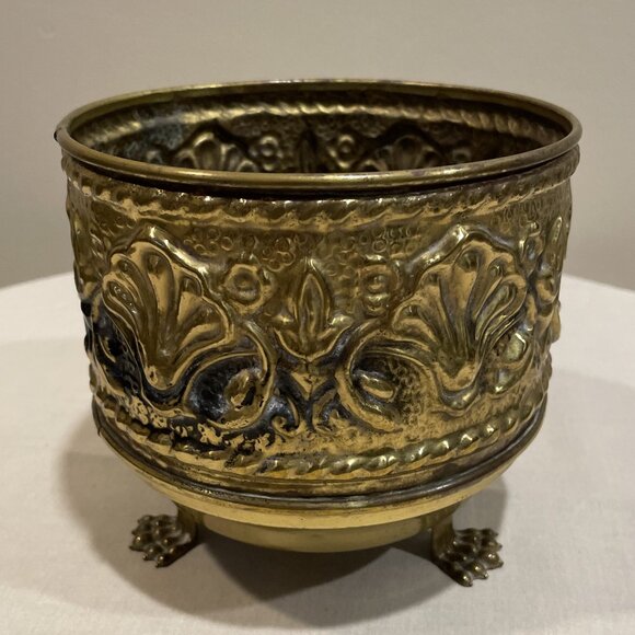 Vintage Embossed Brass Planter Pot Tri-Foot Claw Feet, MCM Elpec England Decor - Picture 11 of 11